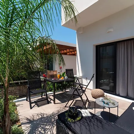 Lucian City Apartments Rhodes City Room photo